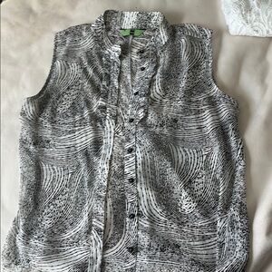 Black and White Sleeveless Blouse